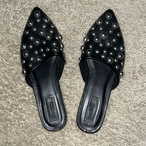 Pointed toe flats